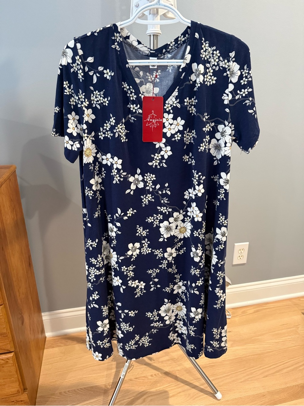 NWT Navy Blue Floral dress with pockets